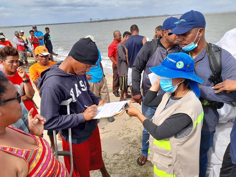 pescadores-reciben-bono-de-pesca-costa-caribe